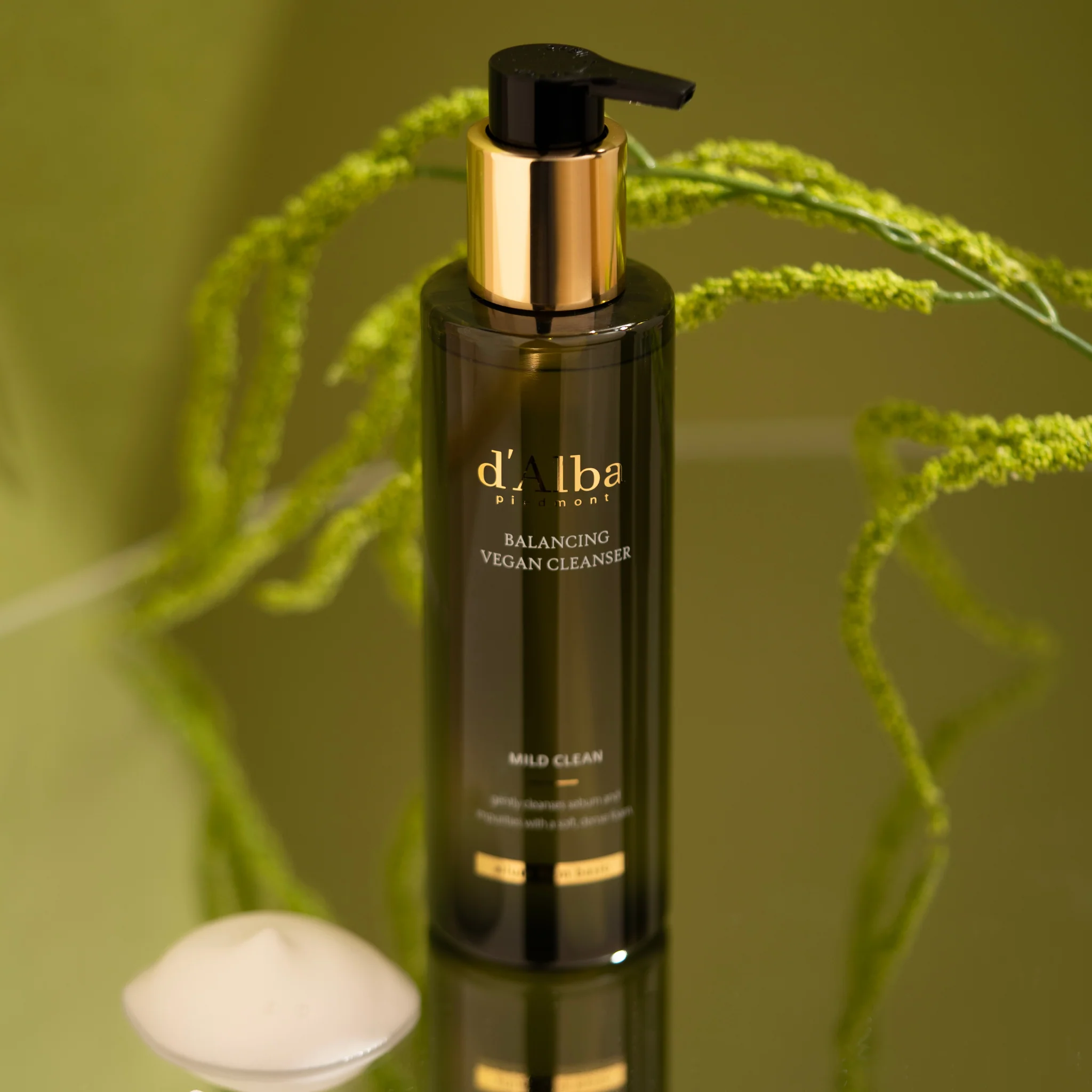 Mild Skin Balancing Vegan Cleanser (200ml) - Image 2