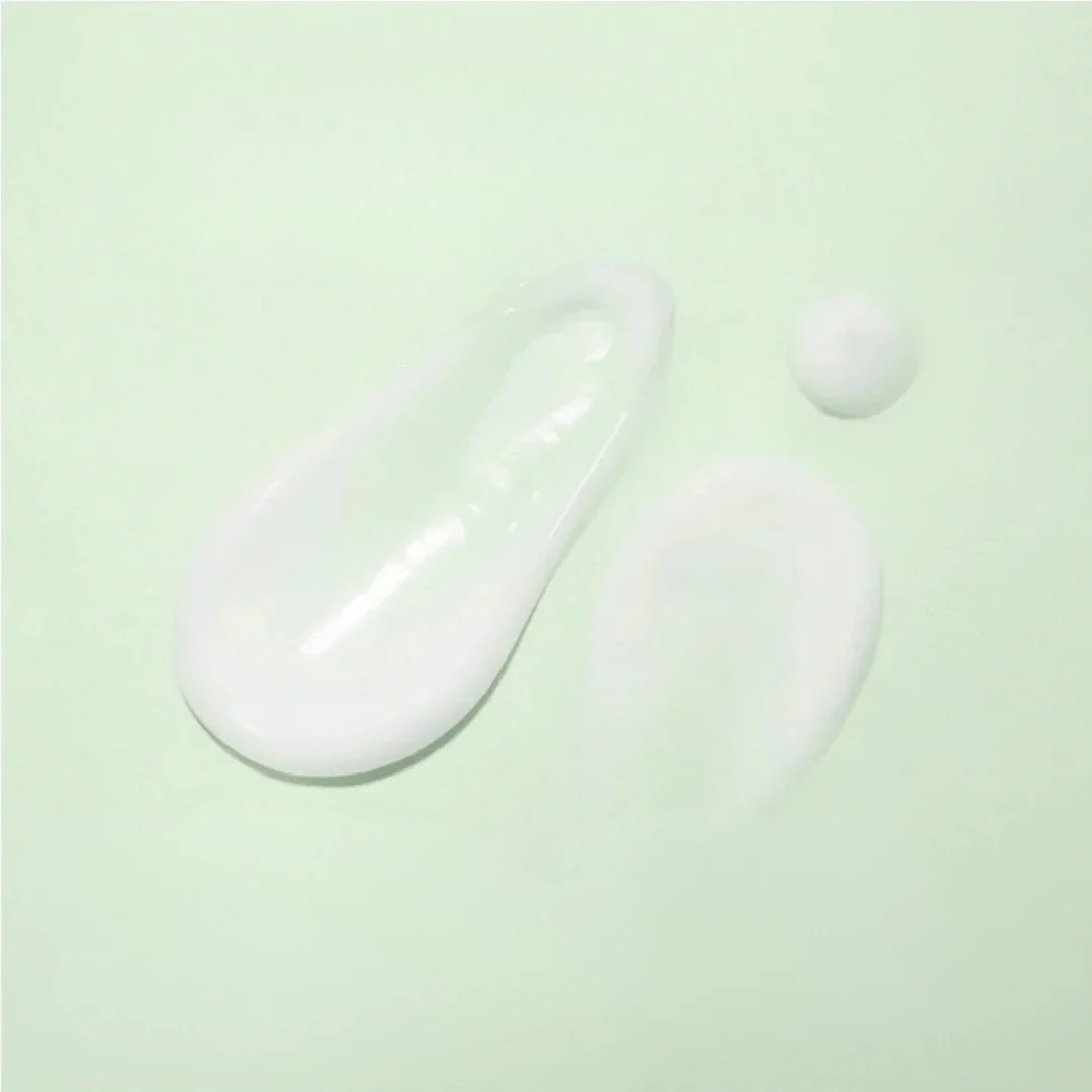 Green Tea Fresh Sunscreen (45ml) - Image 3