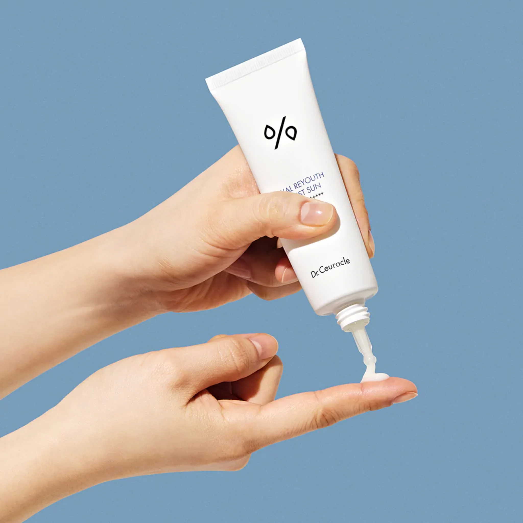 Hyal Reyouth Moist Sun SPF 50 PA++++ (50ml) - Image 4