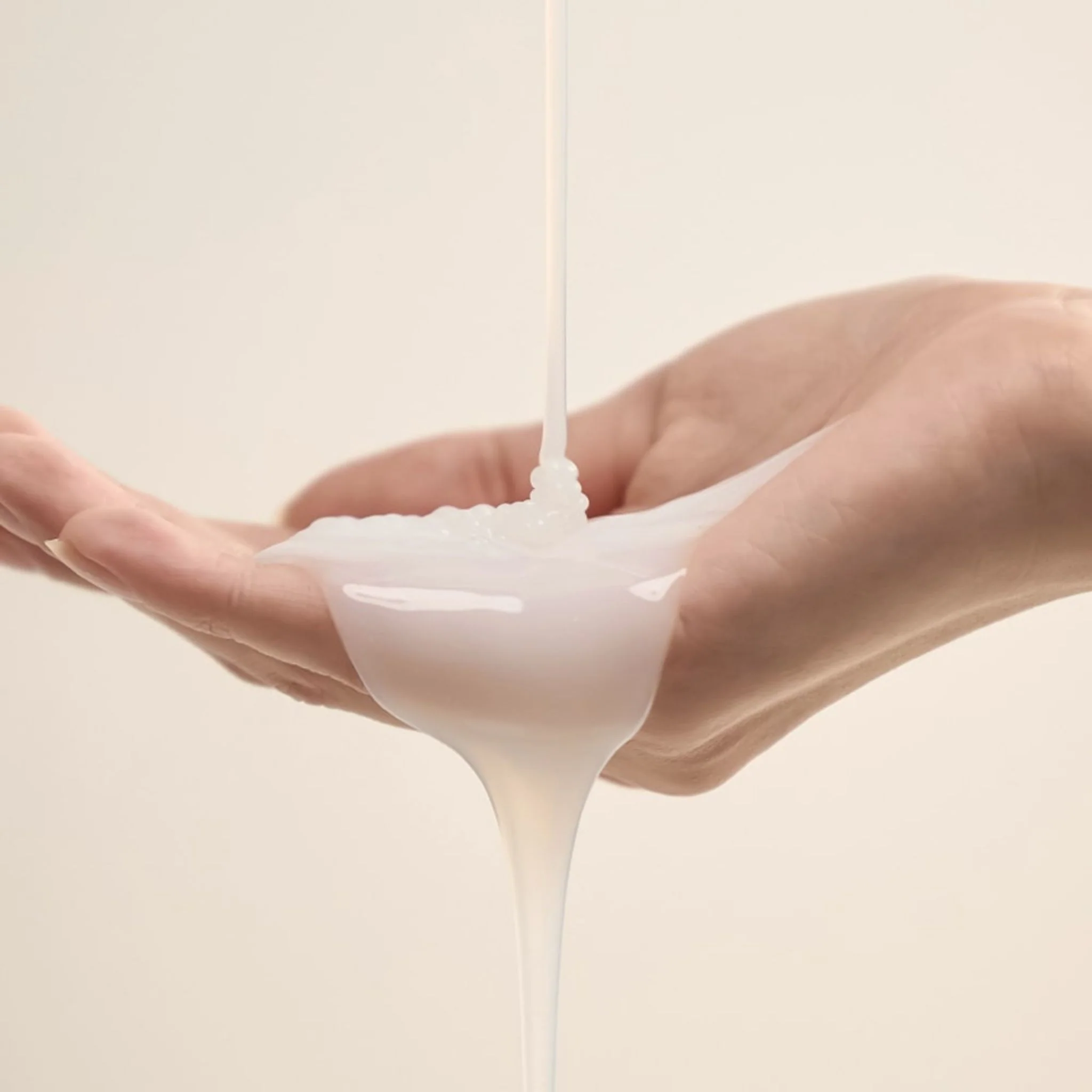 Rich Soymilk Creamy Body Wash (500ml) - Image 2