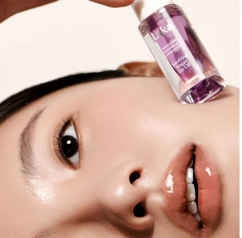 Soothing Vegan Lip Oil - 2 Colours - Image 5