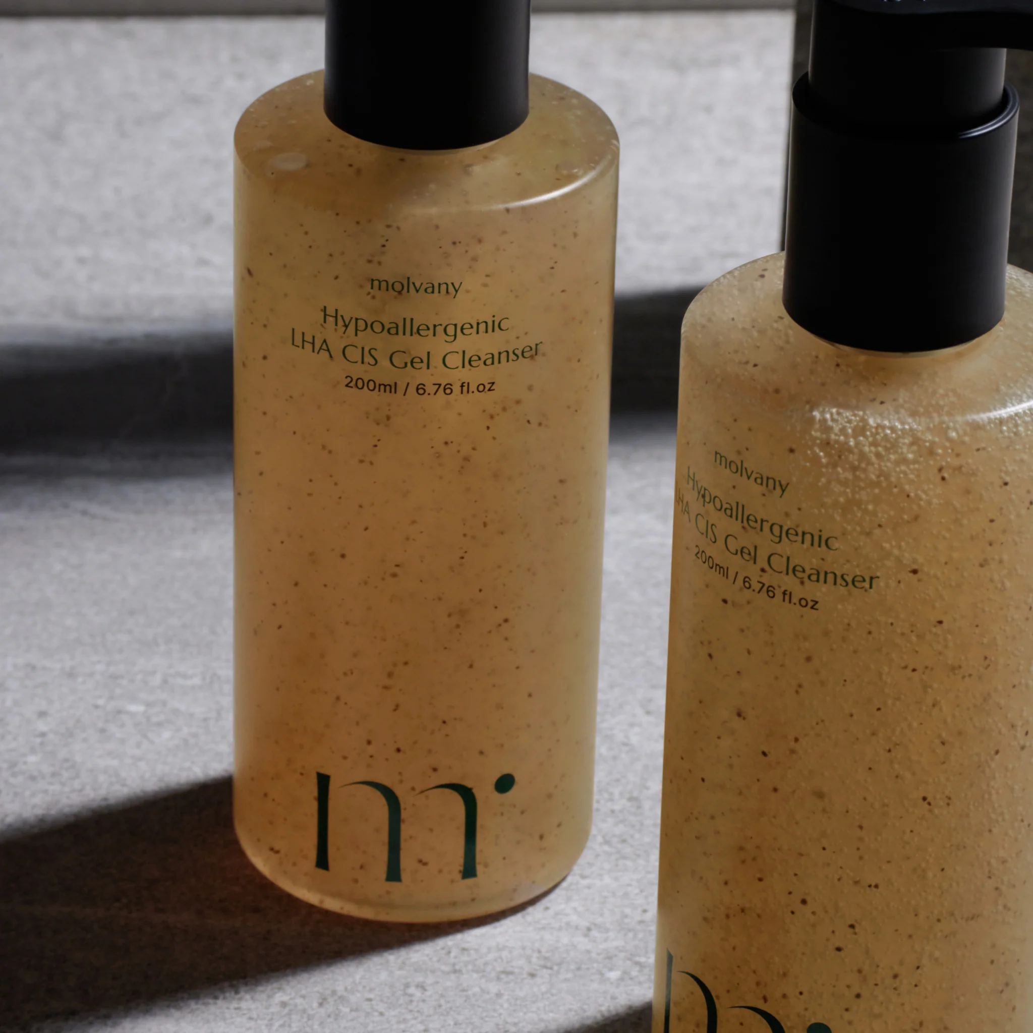 Hypoallergenic LHA CIS Gel Cleanser (200ml) - Image 4