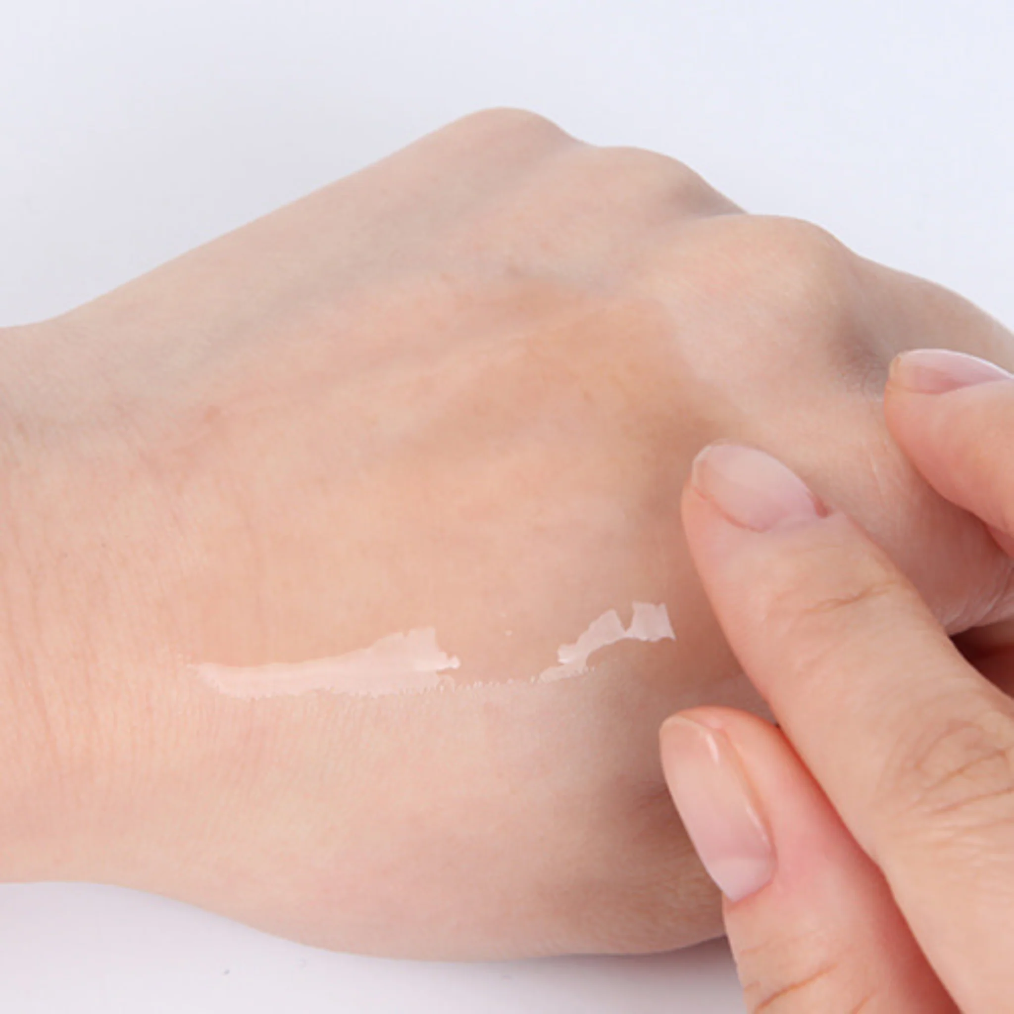 No.1 Glossy Essence Serum (50ml) - Image 3
