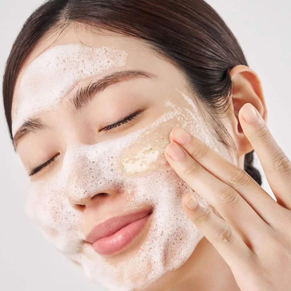 Oat In Gentle Exfoliating Face Cleanser (150ml) - Image 3