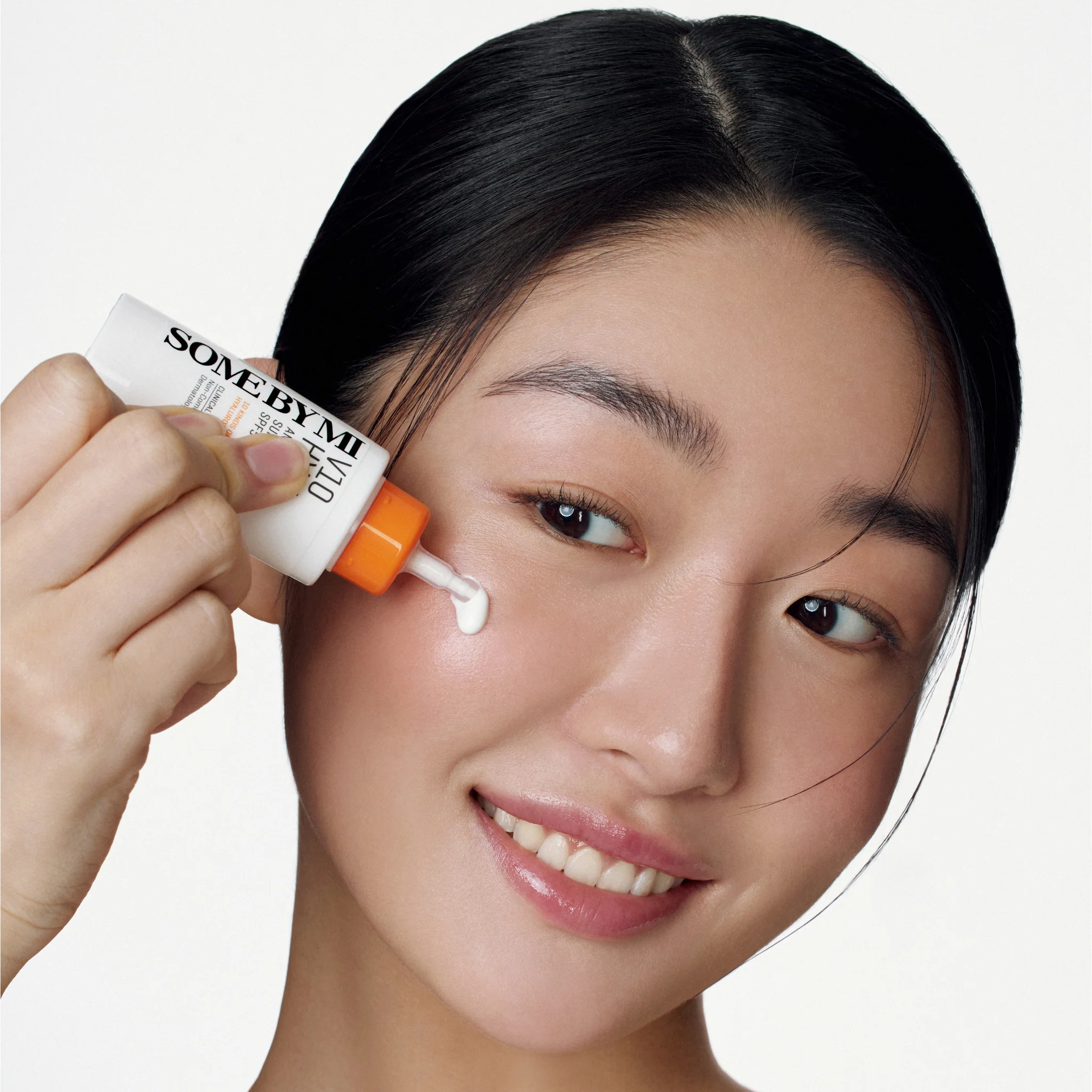 V10 Hyal Antioxidant Sunscreen SPF50+ PA++++ (40ml) - Image 6