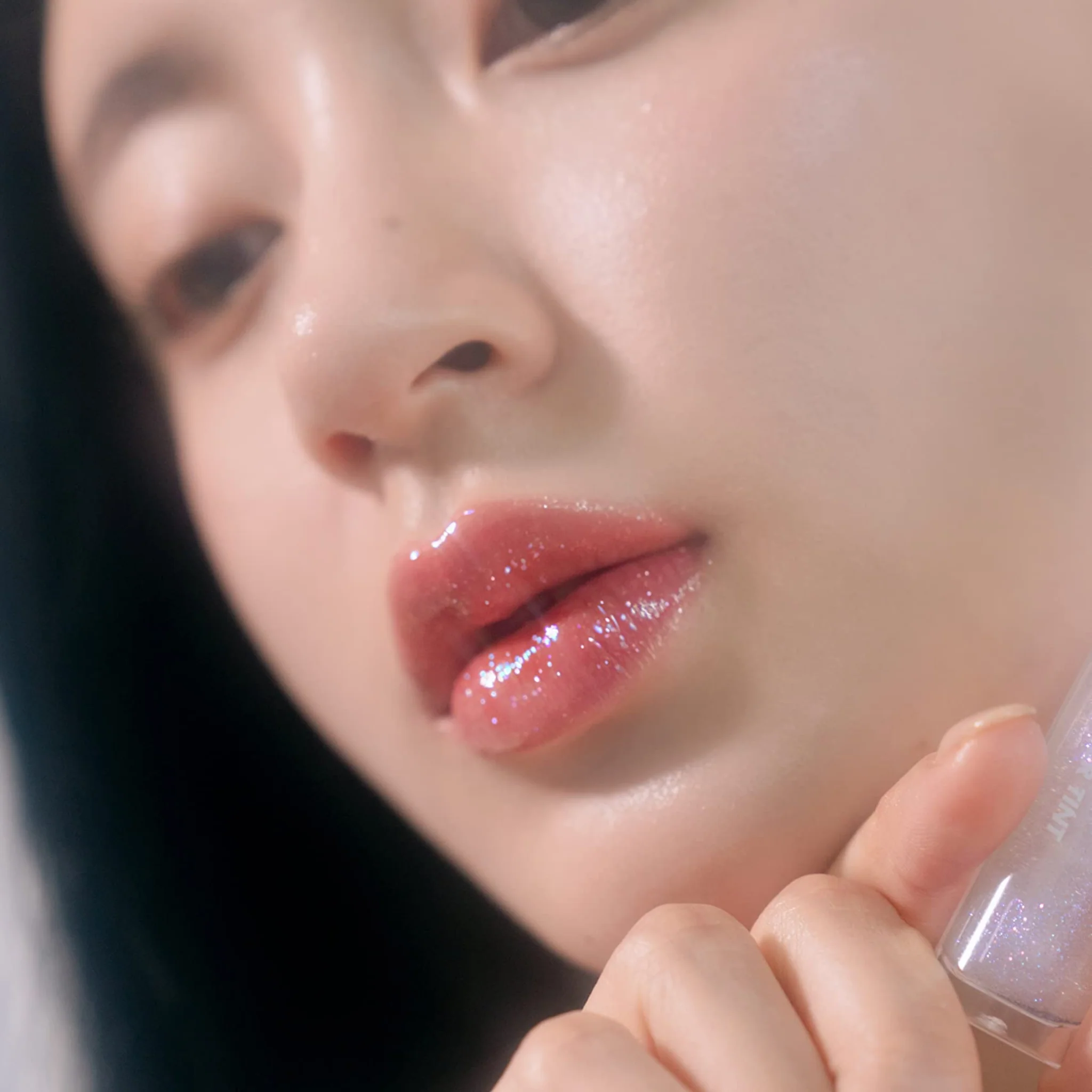 Glasting Water Gloss - 2 Colours (4g) - Image 5