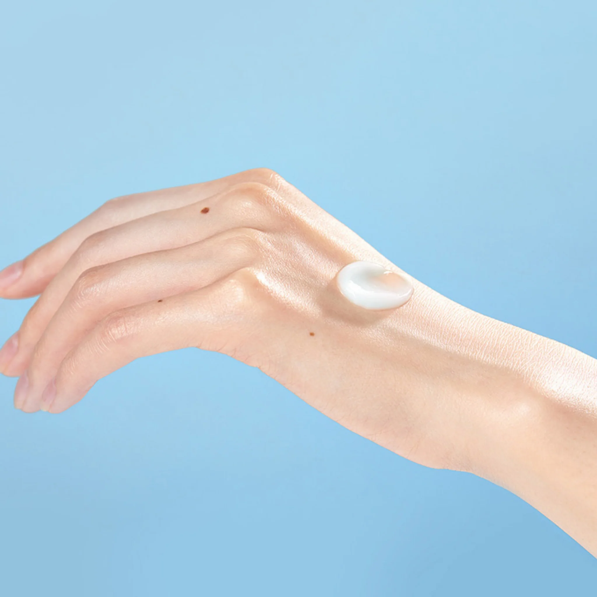 DIVE-IN Low Molecular Hyaluronic Acid Soothing Cream (100ml) - Image 3